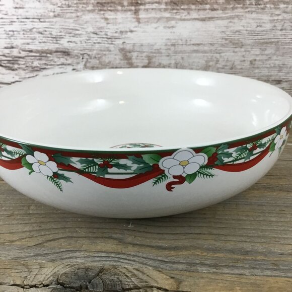 Pfaltzgraff Yuletide Round Vegetable Bowl 8 3/4" X 2 1/4" Christmas-Themed - Picture 2 of 12